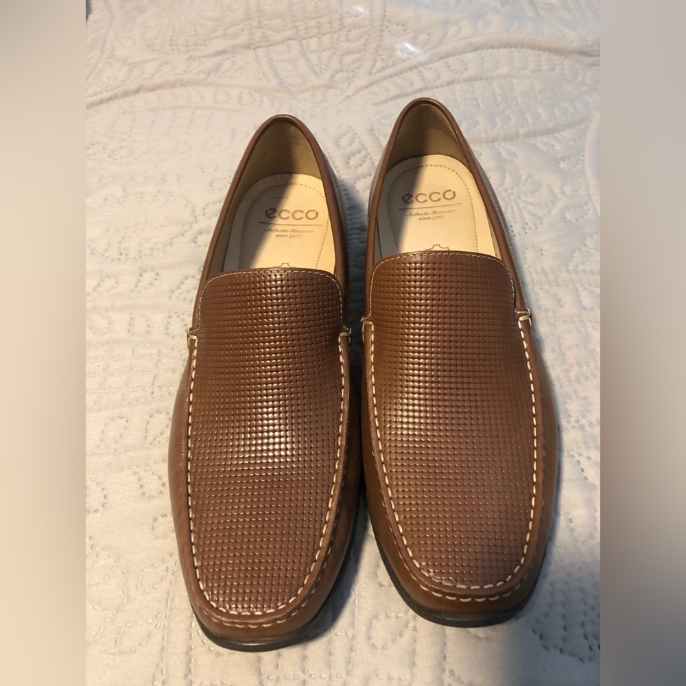 Ecco men’s brown leather loafers never worn. Euro size 45/US size 11